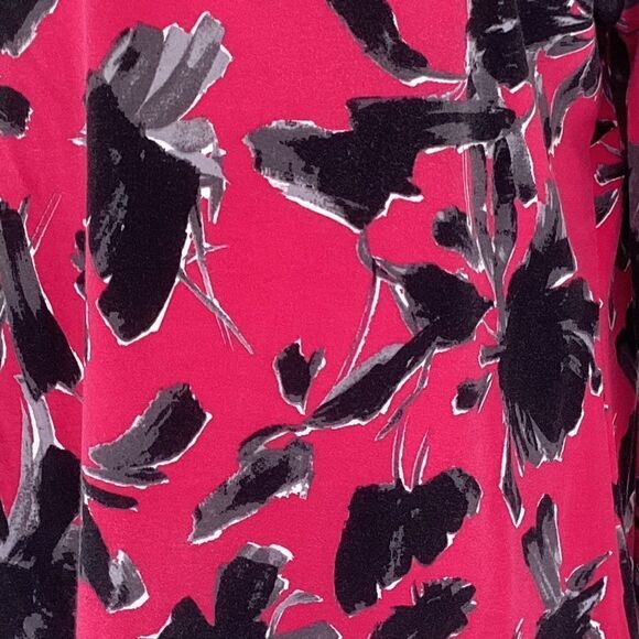 IMNYC Isaac Mizrahi pink black pullover top medium.  0212 - Picture 2 of 10